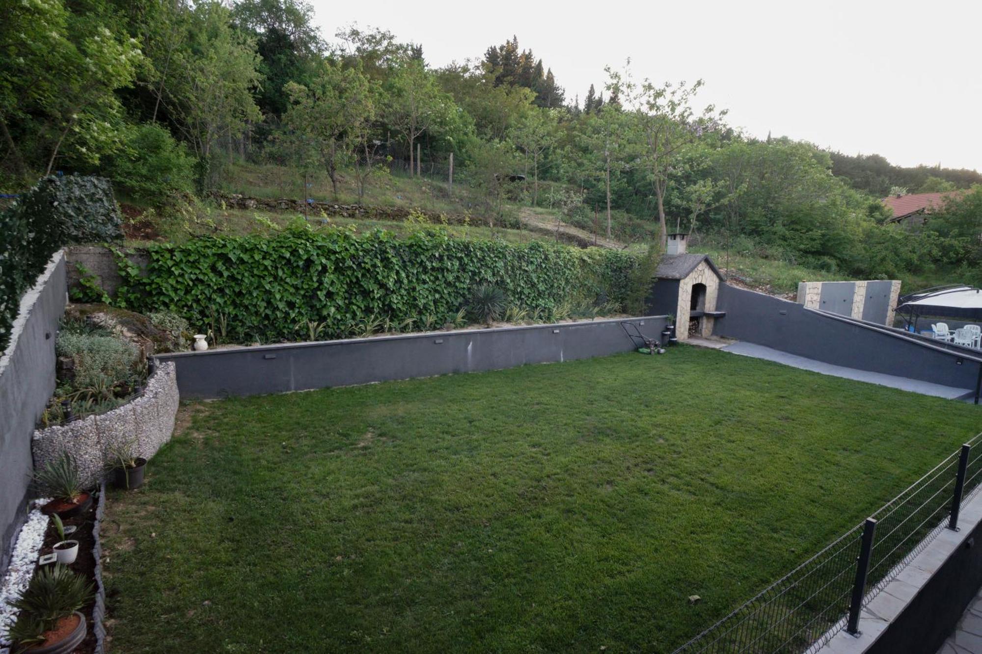 Apa Villa *